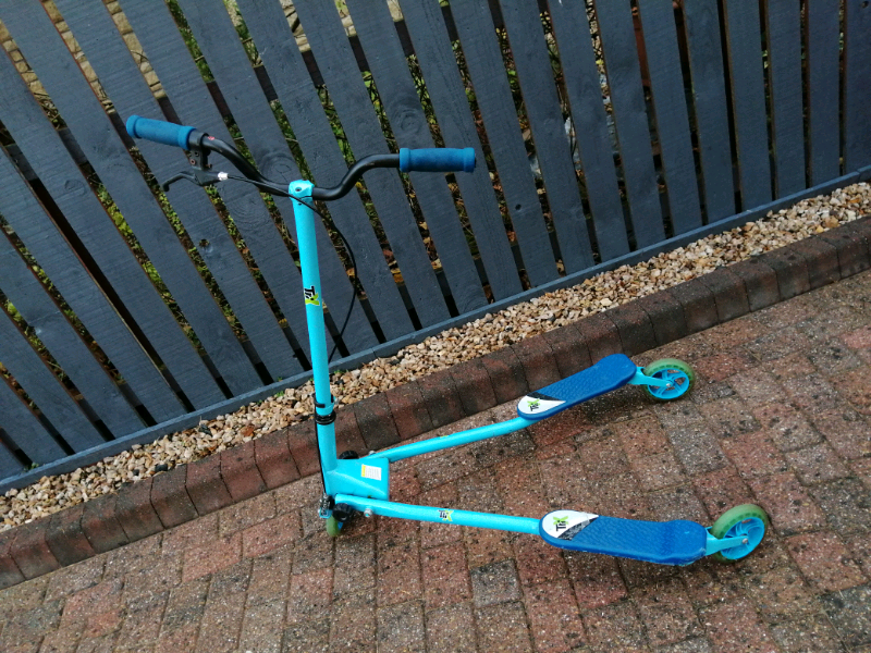 boys flicker scooter